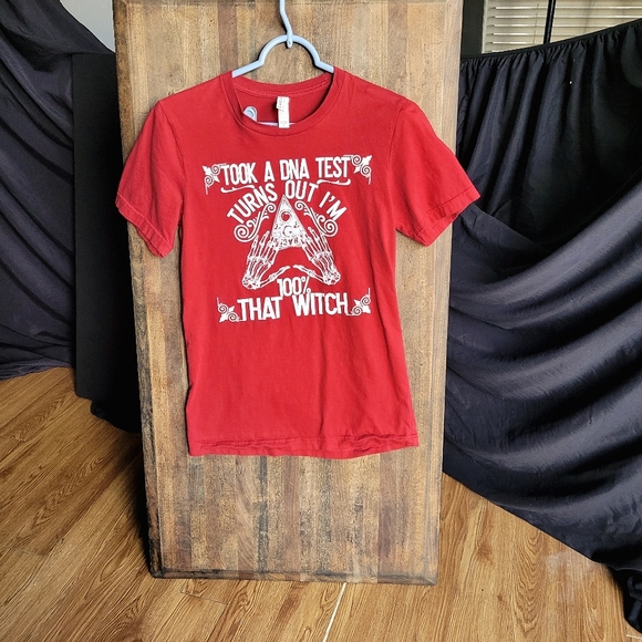 TSHIRT Turns out I'm 100 Percent that Witch Graphic Tee. - Picture 6 of 6